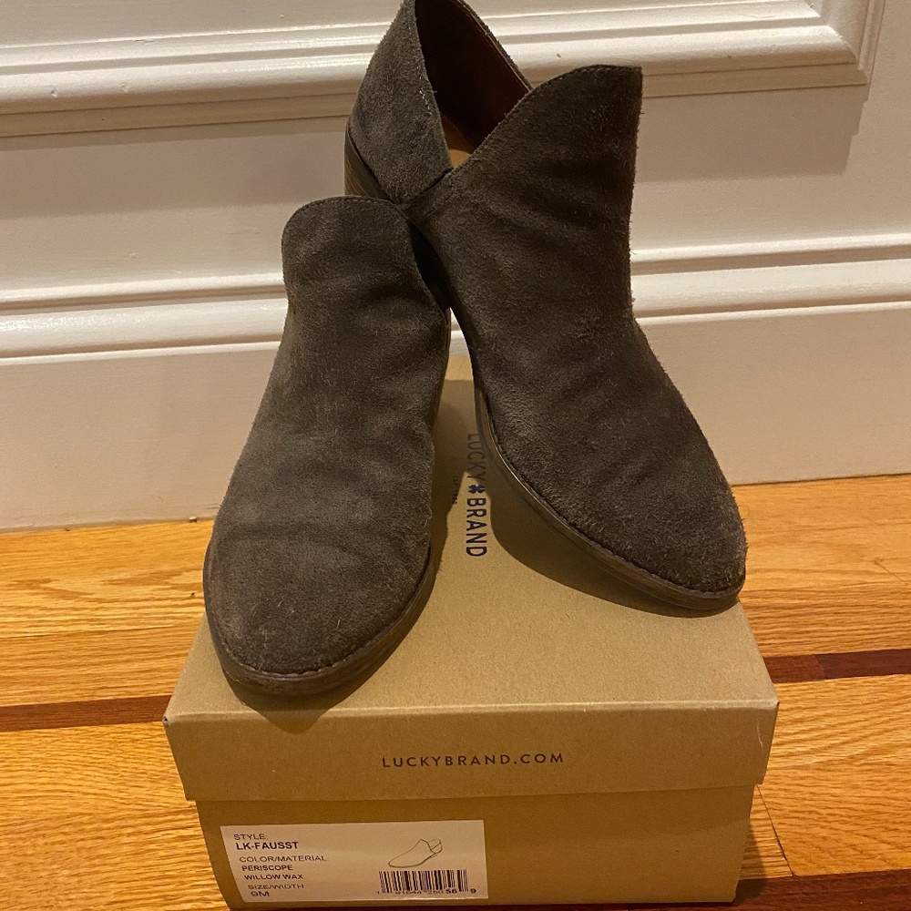 Lucky Brand size 9 suede booties